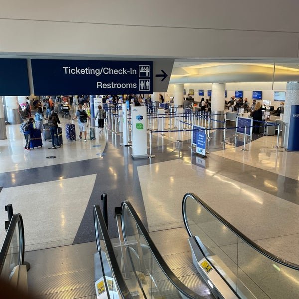 Lufthansa Austin Terminal - Austin-Bergstrom International Airport